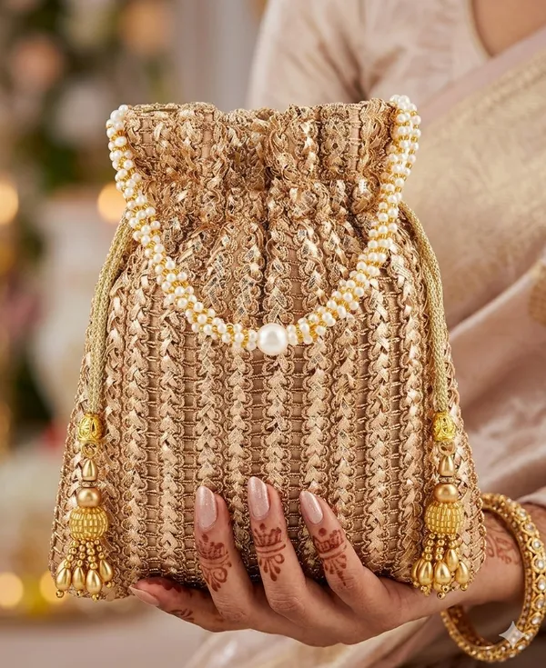 This_is_a_classic_Potli_bag,Beautiful_drawstring_pouch_often_used_in_traditional_fashion