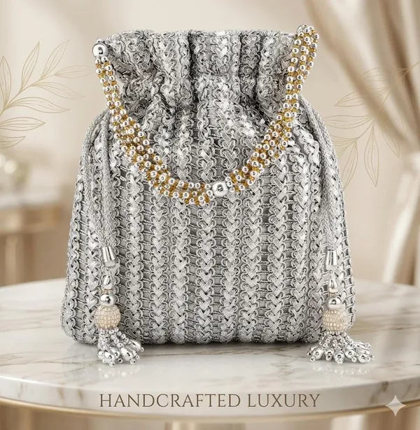This_is_a_classic_Potli_bag,Beautiful_drawstring_pouch_often_used_in_traditional_fashion