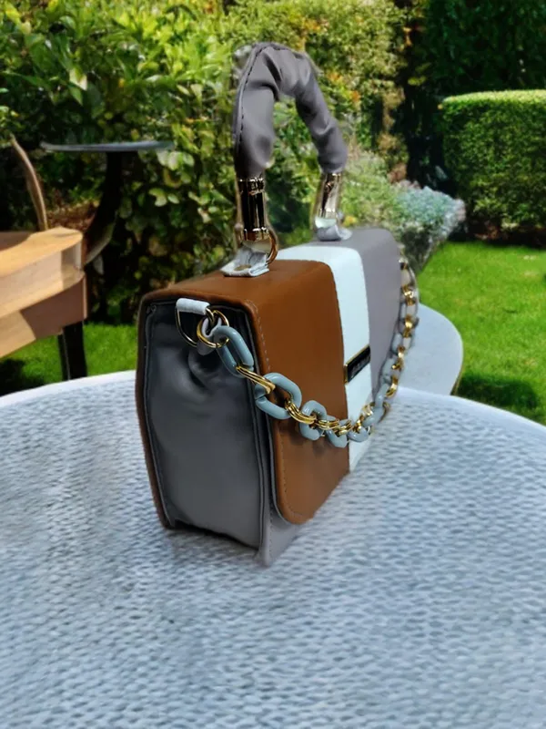 Tricolor_Luxe_Charm_Hand_Bag
