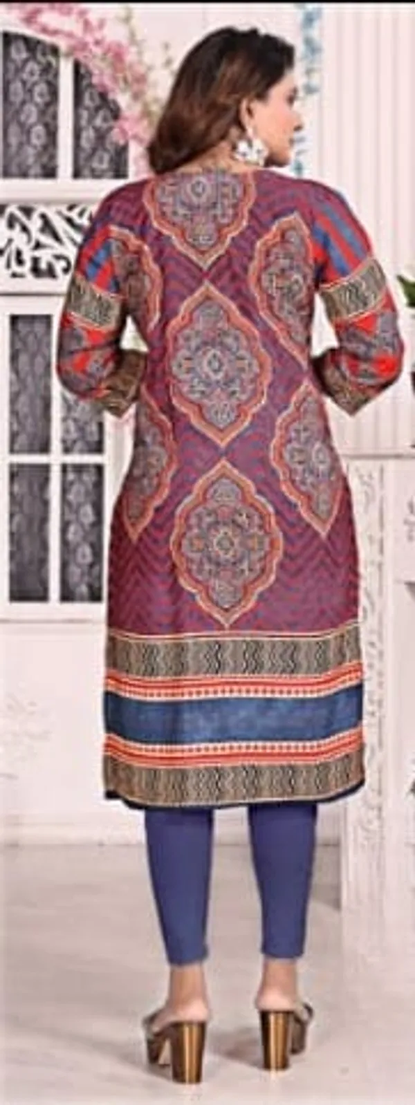 woman_printed_Kurti