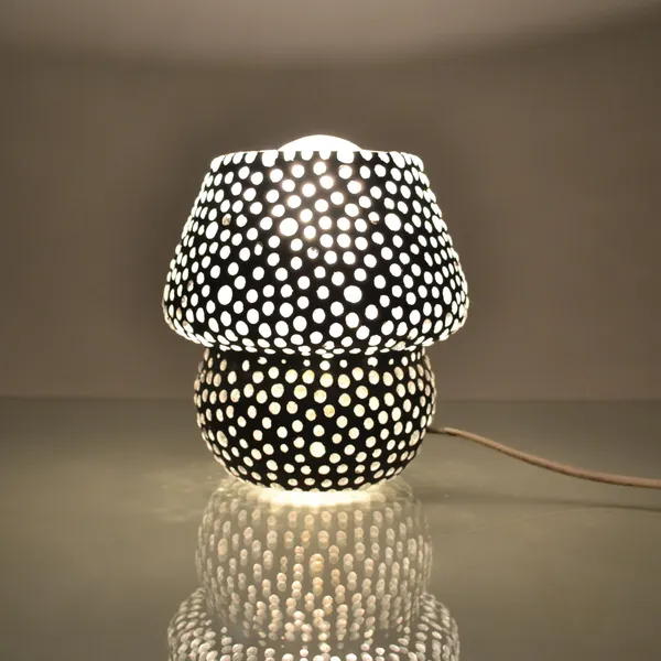 Black::White_Handicraft_Table_Lamp_For_Home_Decoration