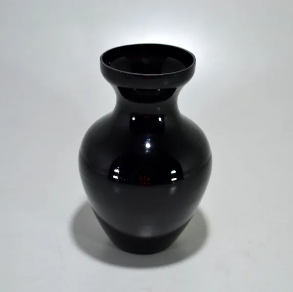 Black_Table_Decorative_Vase_For_Home_&_Office