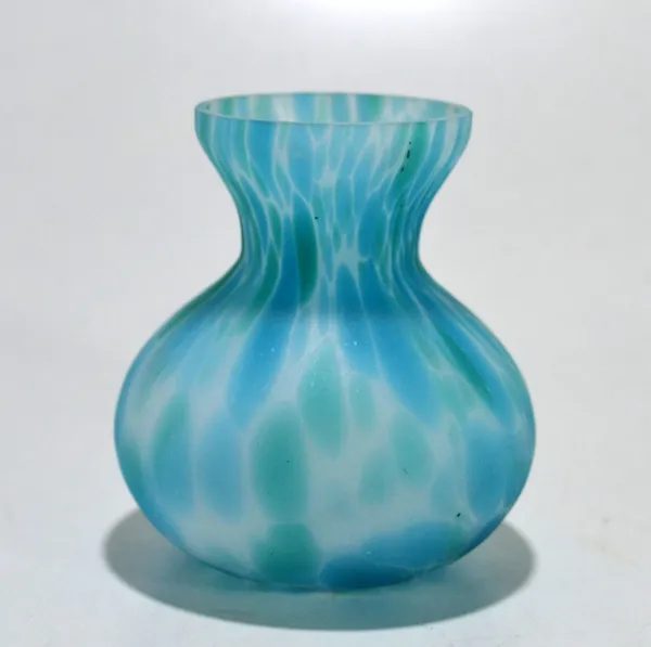 Blue_Table_Decorative_Vase_For_Home_&_Office