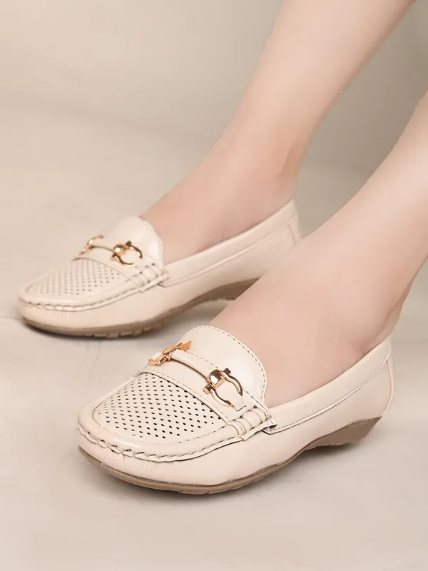 Cream_Faux_Leather_Eva_Sole_Loafers_For_Women