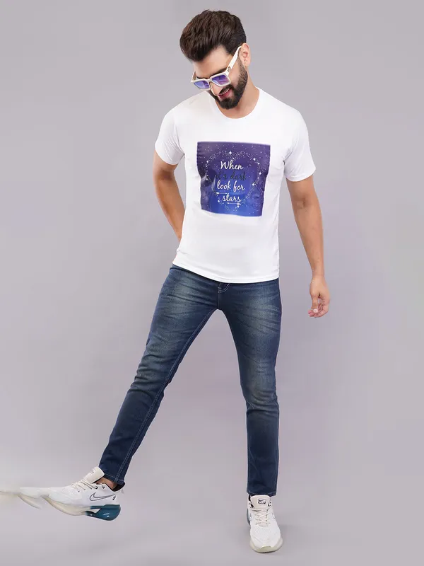 White_Oversized_Printed_T-Shirt_For_Unisex