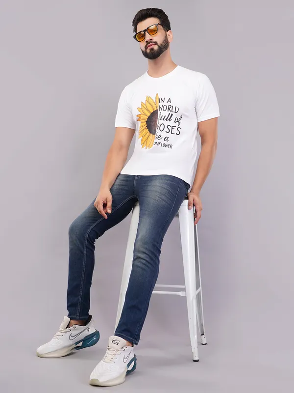 White_Oversized_Printed_T-Shirt_For_Unisex