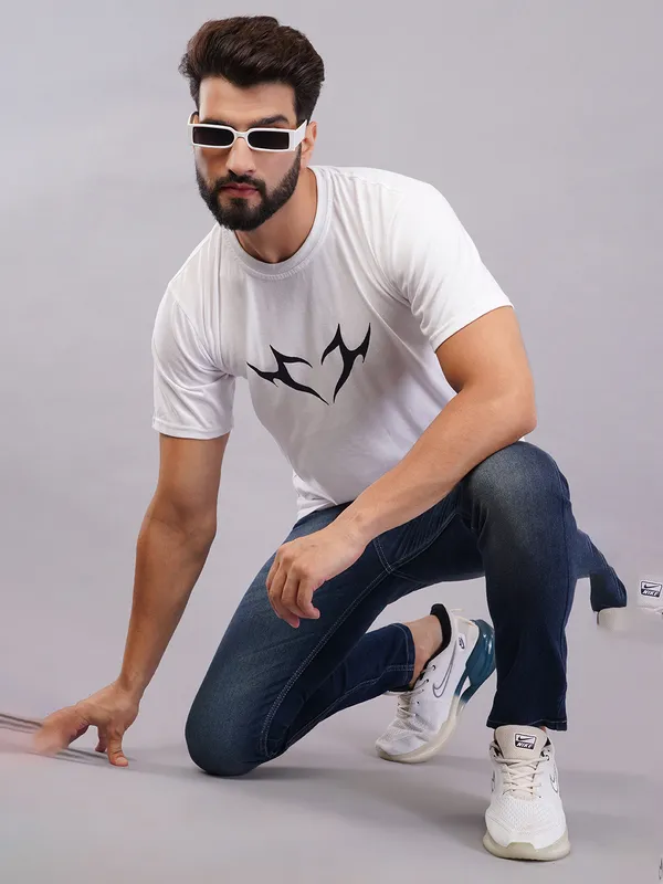 White_Oversized_Printed_T-Shirt_For_Unisex