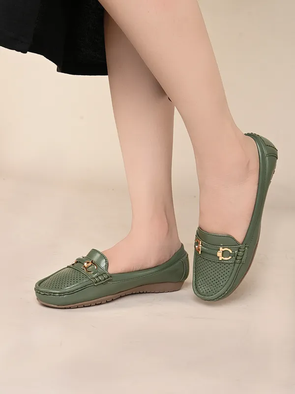Olive_Faux_Leather_Eva_Sole_Loafers_For_Women