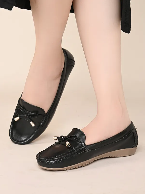 Black_Faux_Leather_Eva_Sole_Loafers_For_Women