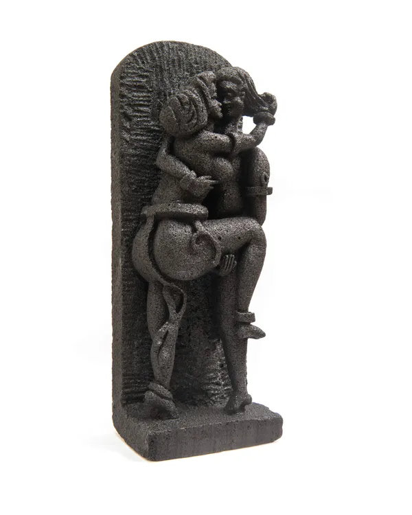 Khajuraho_Temple_Art,_Romantic_Couple,_Indian_Classical_Sculpture,_Hand-Carved,_Unique_Item,_24''