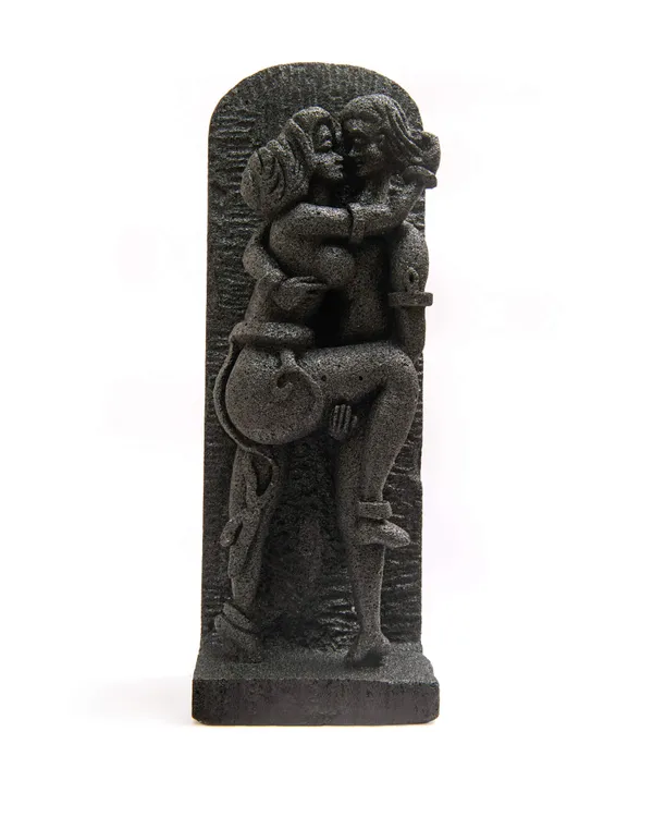 Khajuraho_Temple_Art,_Romantic_Couple,_Indian_Classical_Sculpture,_Hand-Carved,_Unique_Item,_24''