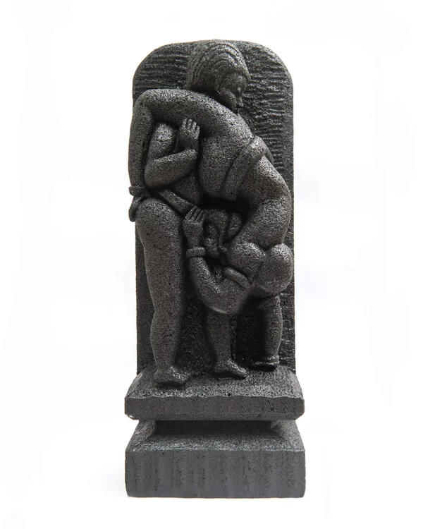 Khajuraho_Temple_Art,_Love_making_Couple,_Indian_Classical_Sculpture,_Hand-Carved,_Unique_Item,_24''