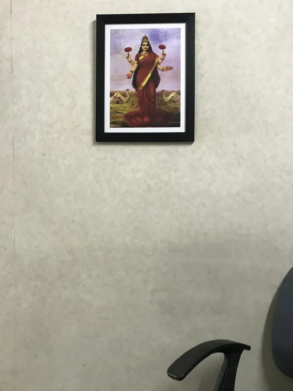 Lakshmi,_1896,_A_Raja_Ravi_Varma_Painting,_Framed,_Wall_Decor,_Multicolor