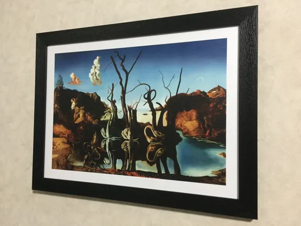 Swans_Reflecting_Elephants,_A_Painting_by_Salvador_Dali,_Wall_D�cor,_Framed,_Multicolor
