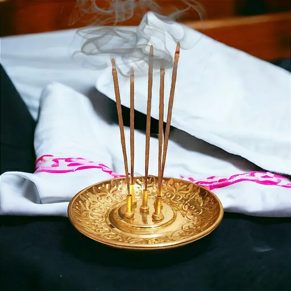 Brass_Incense_Stick_Holder,_Agarbatti_Stand_with_Ash_Catcher,_Gold,_4_Inch,_Best_for_Puja,_Pooja_Room,_Mandir,_Temple,_Home_&_Office_Decoration