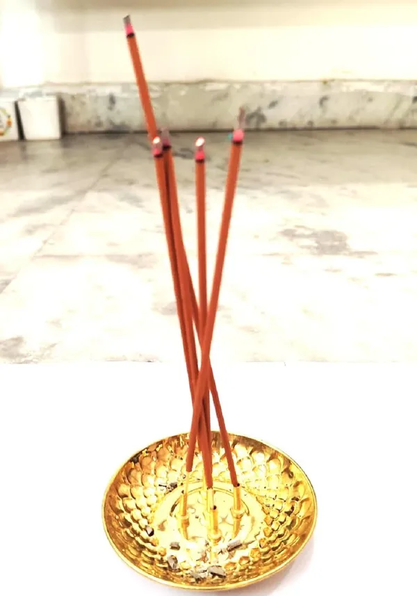 Brass_Incense_Stick_Holder_Agarbatti_Stand_with_Ash_Catcher,_Gold,_4_Inch,