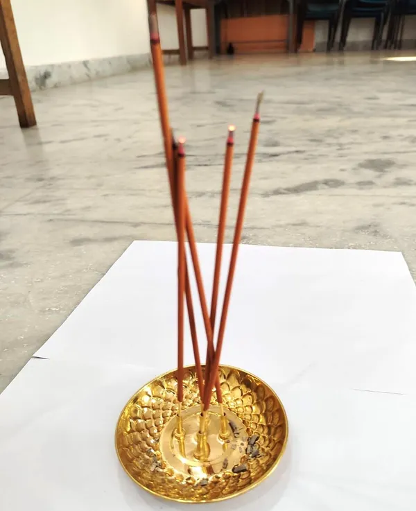 Brass_Incense_Stick_Holder_Agarbatti_Stand_with_Ash_Catcher,_Gold,_4_Inch,