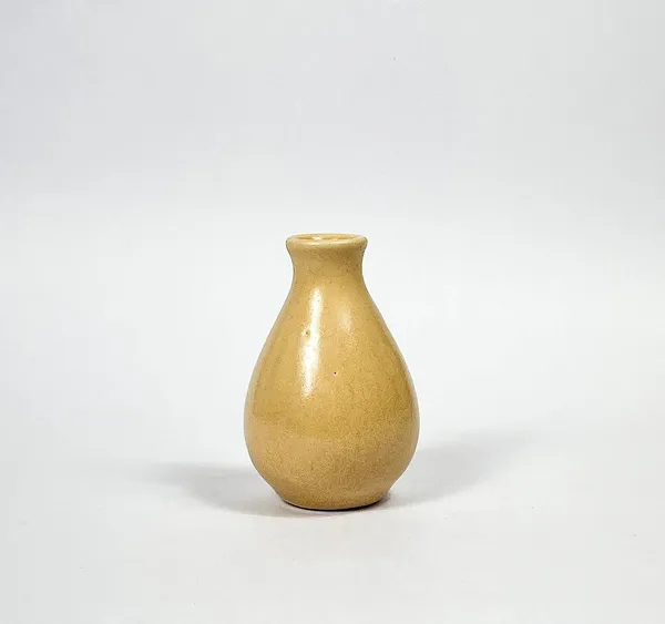 Empty_Ceramic_Reed_Diffuser_Pot_for_Home_Fragrance_(Bottle_Type,_Brown)