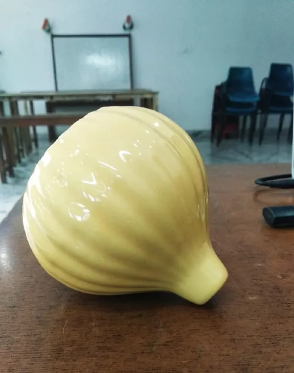 Ceramic_Flower_Vase/Pot,_Light_Yellow,_1_Piece_for_Living_Room,_Home_Décor_(Garlic_Type)