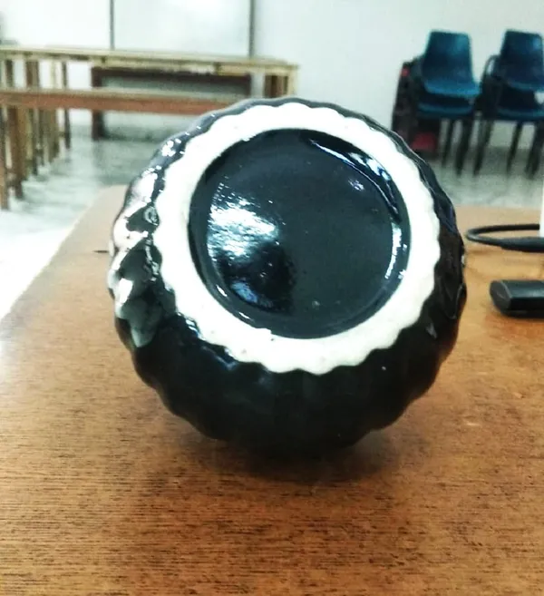 Ceramic_Flower_Vase/Pot,_Black,_1_Piece_for_Living_Room,_Home_Décor_(Garlic_Type)