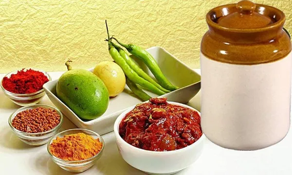 Clay_Ceramic_Used_Pottery_Hand_Painted_Cornichon_Storage_Jar_for_spices,_masala,_achar,_pickle,_White,_Brown_-_1kg/1000ml