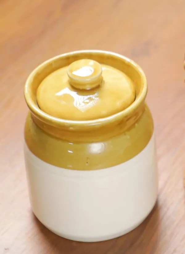 Ceramic_Pickle_Jar_-_500_Gm,_1_Piece_For_Kitchen_Storage_Container_I_Achar_Barni,_Dining_Table_-_500_Ml,_Brown