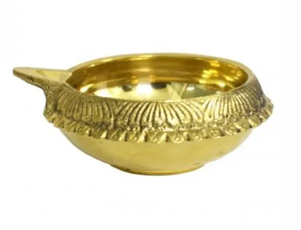 Brass_Kuber_Diya_Oil_Lamp_Set_of_4_for_Deepak,_Diwali_Pooja,_Mandir,_Temple,_Puja_Room
