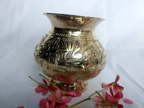 Pure_Brass_Lota_|_Kalash_|_Pooja_Lota_|_Puja_Lota_|_Karwachauth_Lota_(Design,_500_ml,_4.5_inch,_1_piece)_for_Diwali,_Wedding,_Mandir_Room,_Temple,_Festival
