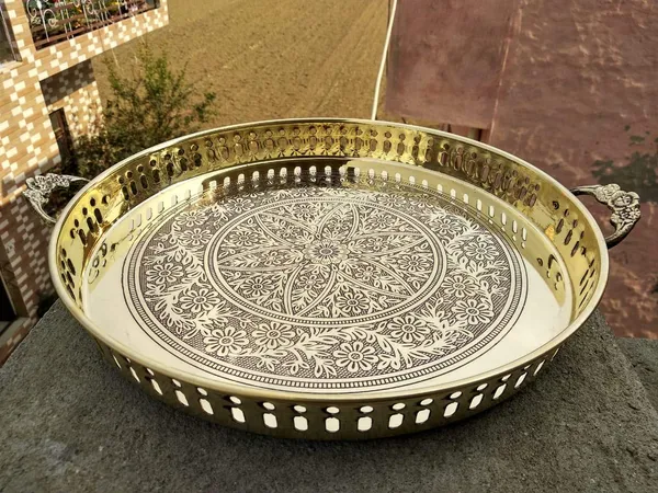Brass_Round_Serving_Tray_With_Handle_12_Inch_For_Tableware,_Dinnerware,_Home,_Kitchen,_Pooja,_Puja,_Office,_Weddings,_Diwali_Gift_And_Festival.