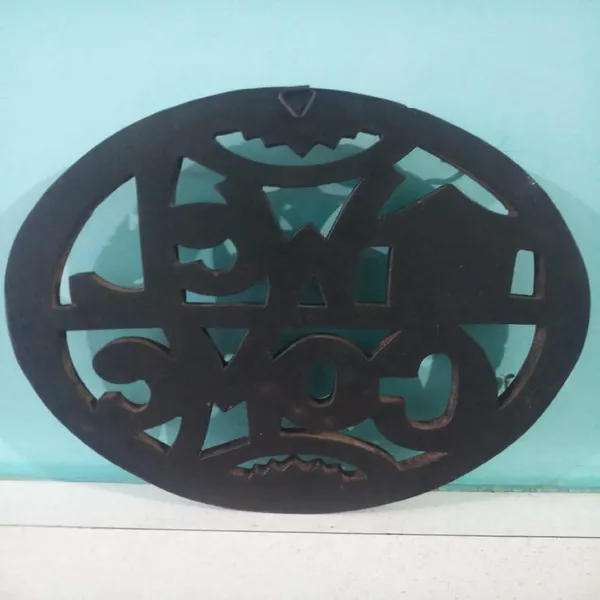 Black_Handcrafted_Wall_Hanging_Wooden_Round_Welcome_Design_Key_Hanger_Stand