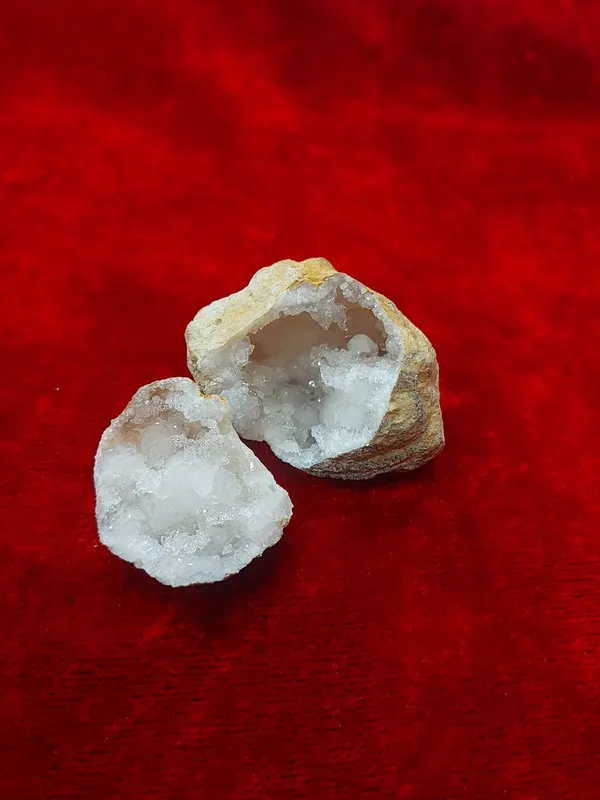 AGATE_DRUZY_GEORD_STONE_(_2_Inch_)_(_75_gm_)