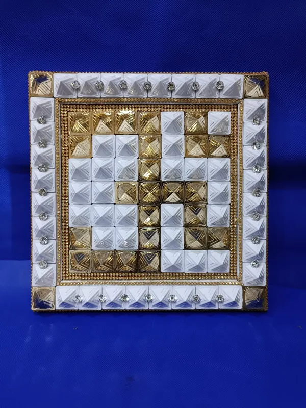 Multicolor_Om_Mini_Golden_/_White_Miracle_Pyramid_Plate_Enhances_Positive_Energy_Fiber_Yantra
