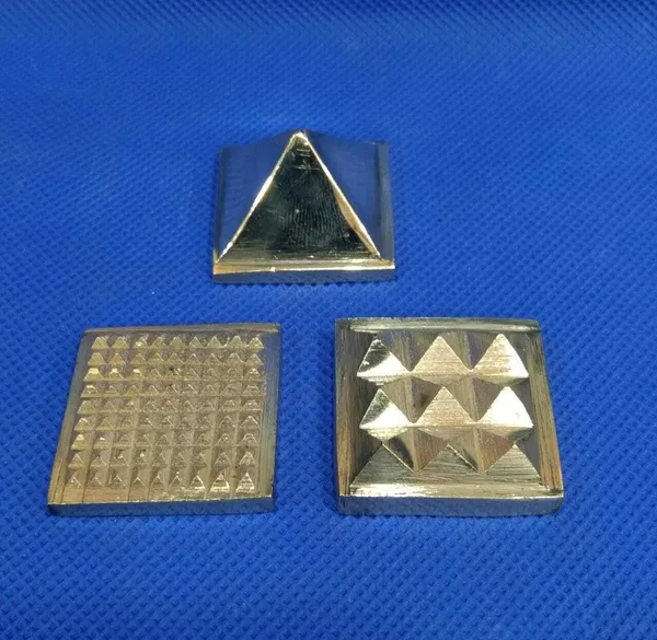 205_-_BRASS_PYRAMID_SET_(_ONE_X_NINE__EIGHTY_ONE_)__THREE_LAYER_-_1_INCH