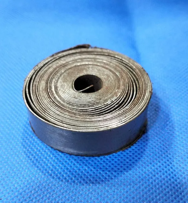 Silver_Iron_Strip_/_Patti_Decorative_Showpiece_-_228_Cm_(Iron,_Silver)