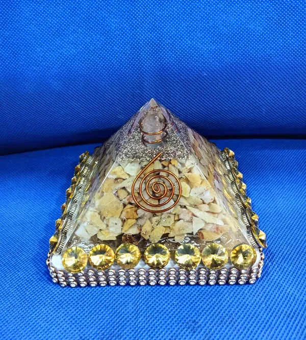 YELLOW_CITRINE_CRYSTAL_PYRAMID