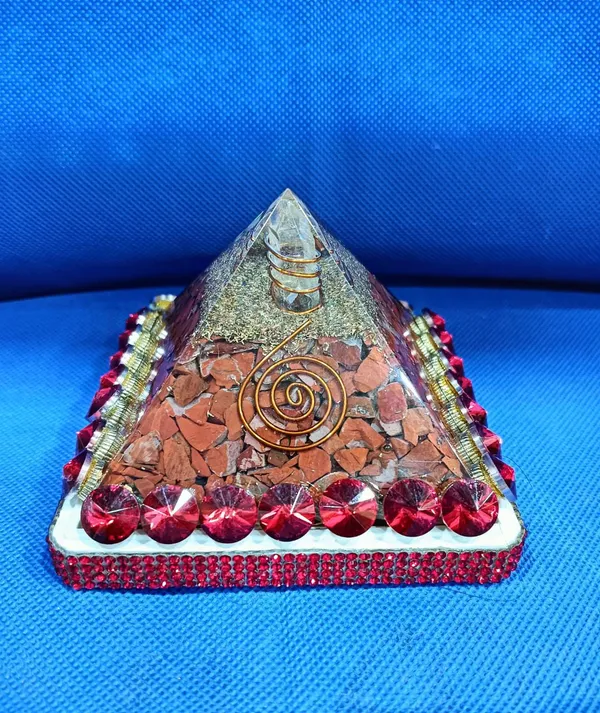 Multicolor_Natural_Red_/_Orange_Carnelian_Organ_/_Orgone_Pyramid_Crystal_Stone_Pyramid_For_Reiki_And_Healing_/_Positive_Vibrations_(_3.5_Inch_)_(_270_Gram_)_Crystal_Yantra