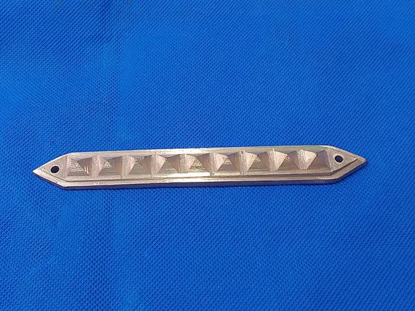 COPPER_9_PYRAMID_STRIP