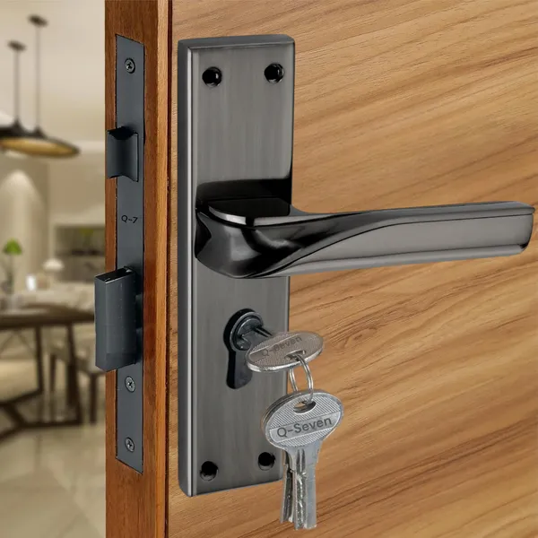Black_Finish_Lock_with_Key_and_Knob_47