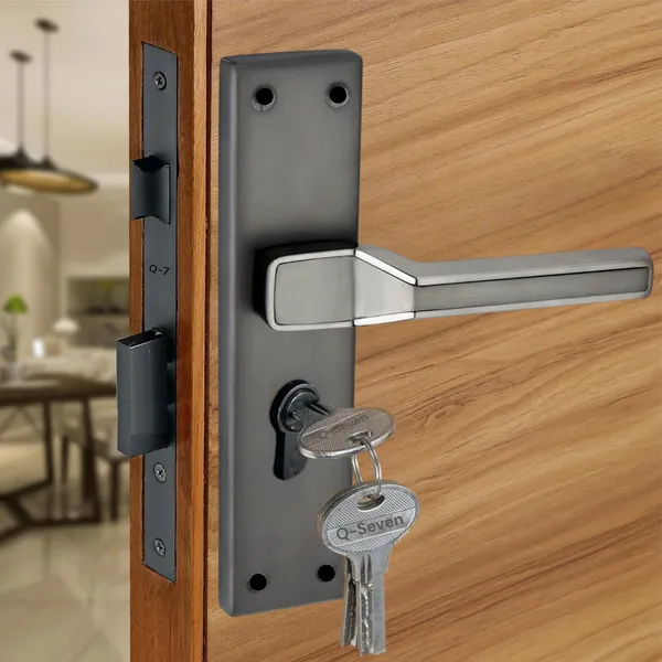 Black_Finish_Lock_with_Key_and_Knob_61