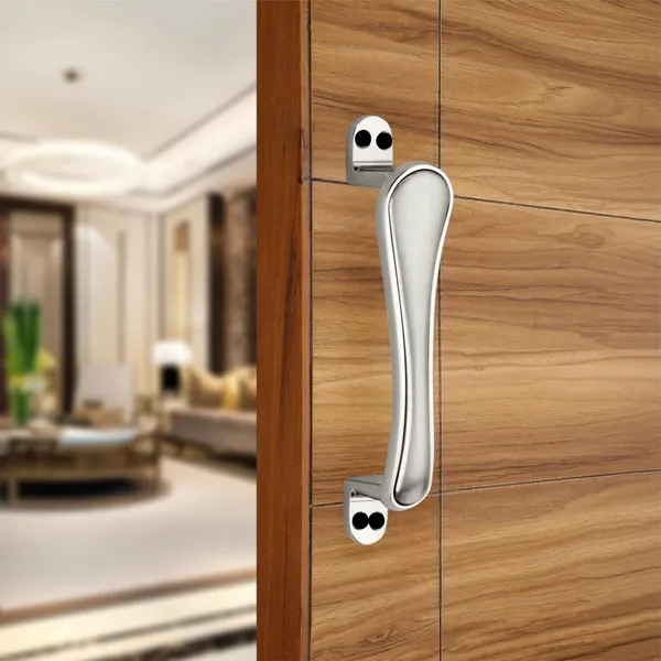 Fly_Handle_in_Silver_Satin_Finish