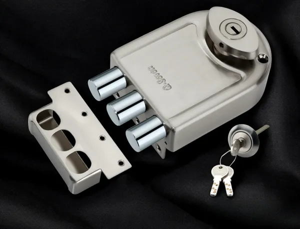 Silver_Satin_Finish_Tri-Bolt_Double_Side_Key_Lock_For_Door