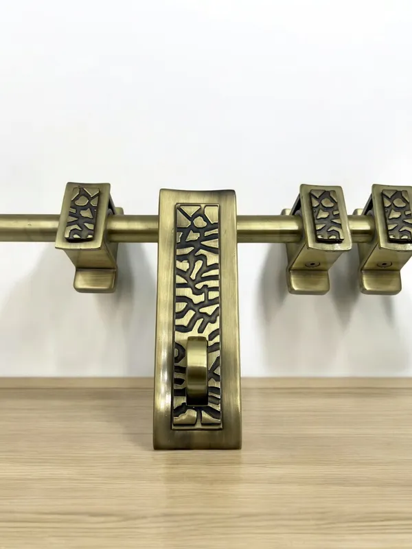 Black_Finish_Tiger_Aldrop_(3+1)_For_Door
