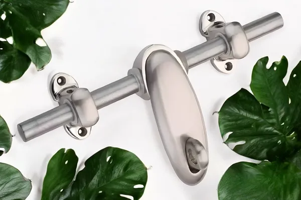 Silver_Satin_Finish_King_Aldrop_For_Door