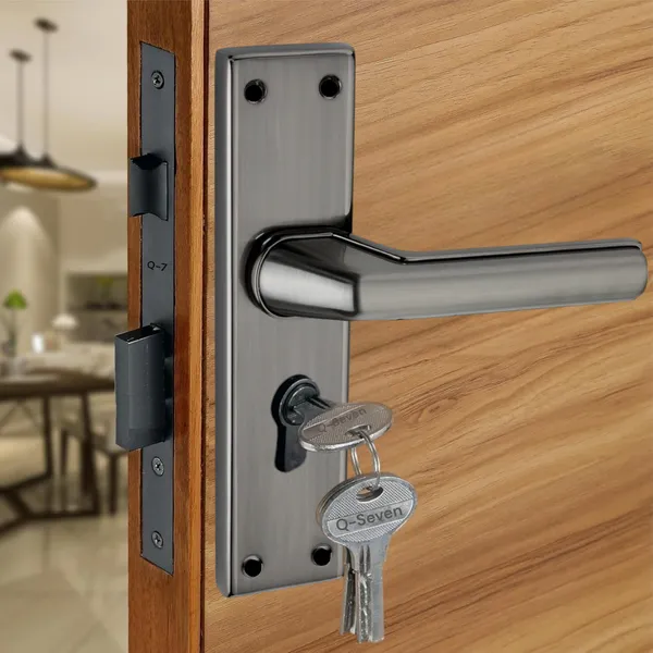 Black_Finish_Lock_with_Key_and_Knob_59