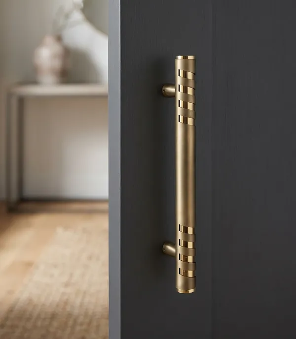 Heavy_Duty_Door_Handle_for_Main_Door_-_Q8