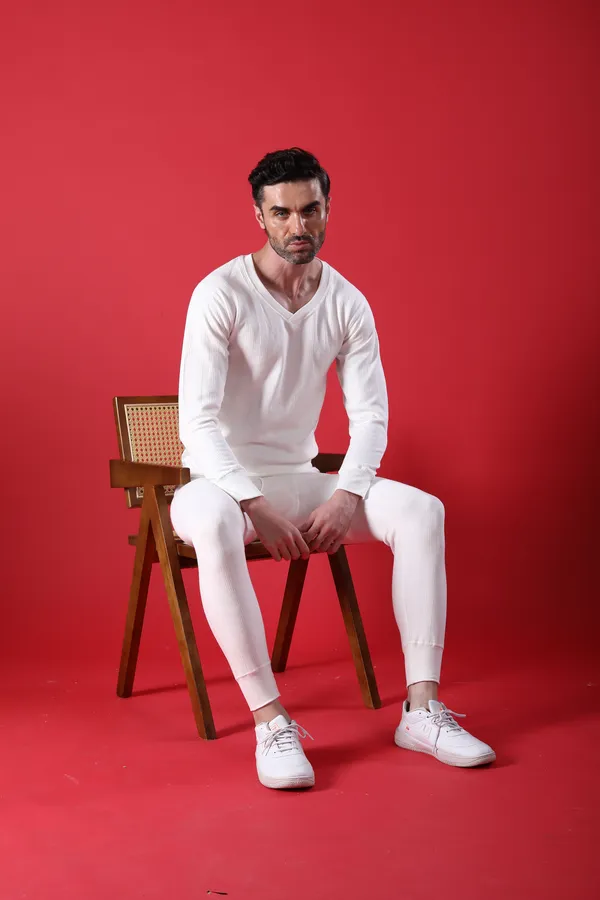 Deon_Men's_V-Neck_White_Thermal_Set_(Pack_of_2)