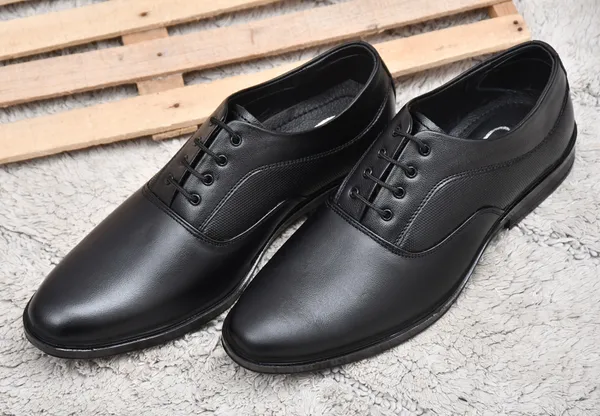Black_Leather_Derby_Formal_Shoes_For_Men