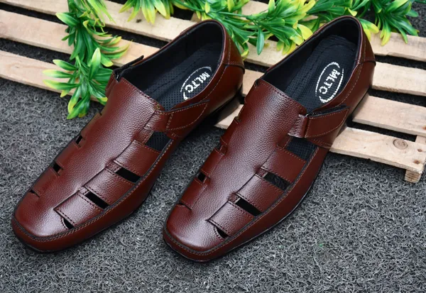 Brown_Leather_Solid_Leather_Stylish_&_Comfortable_Slip-on_Sandal_For_Men