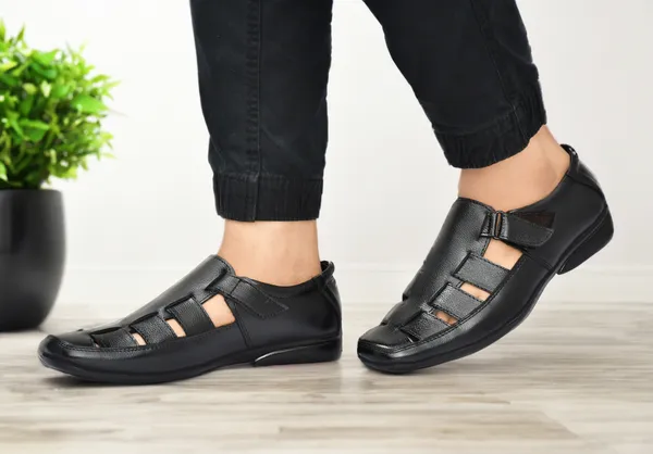 Black_Leather_Solid_Leather_Stylish_&_Comfortable_Slip-on_Sandal_For_Men