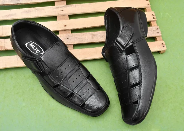 Black_Leather_Solid_Leather_Stylish_&_Comfortable_Slip-on_Sandal_For_Men